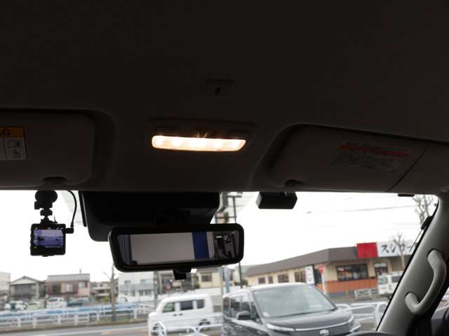 UZ0048491200_73_001.jpg
