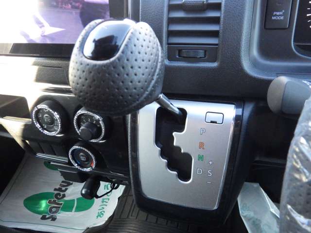 U00048080587_32_006.jpg
