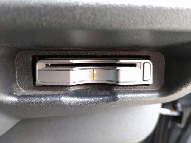 UJ0046407732_30_001.jpg