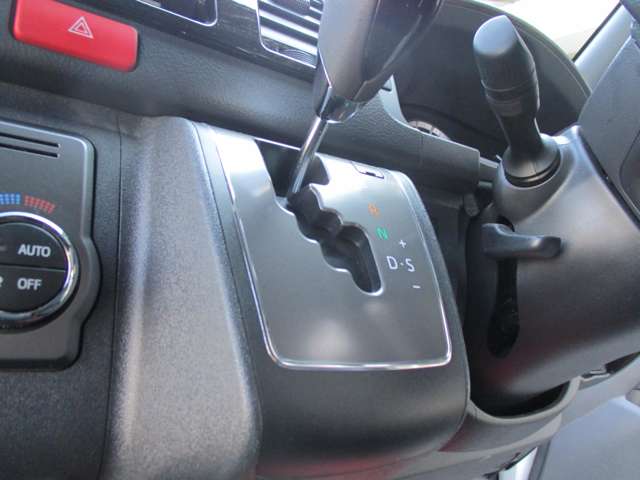 U00048123699_15_002.jpg
