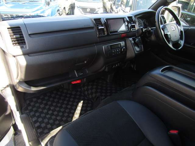 U00048211965_58_003.jpg