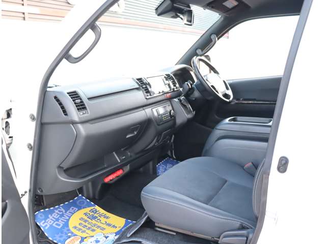 U00048570642_41_001.jpg