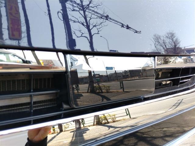 UJ0048219373_70_001.jpg