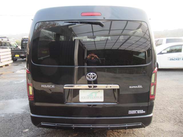 UJ0048433704_13_001.jpg
