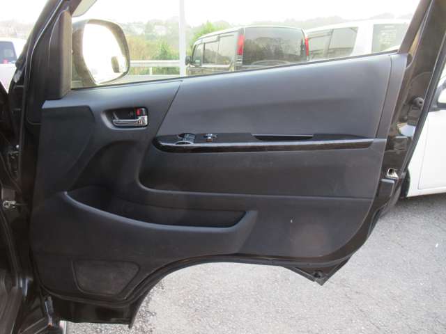 UJ0048433704_33_001.jpg