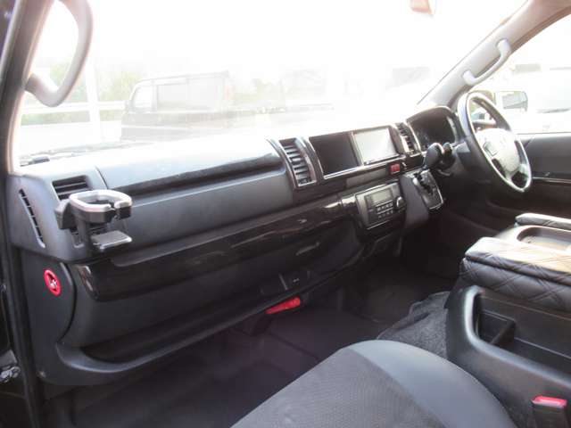 UJ0048433704_34_001.jpg