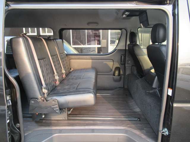 UJ0048433704_39_001.jpg
