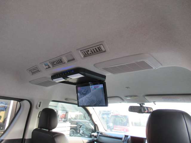 UJ0048433704_42_001.jpg