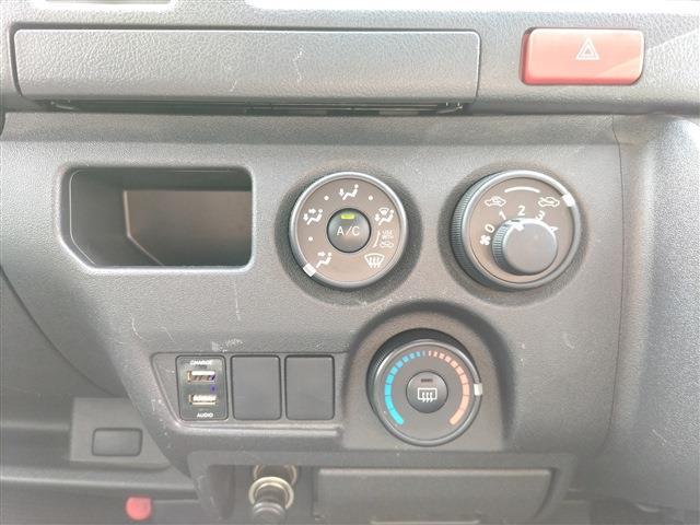 UJ0048372622_15_001.jpg