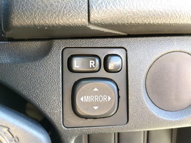 UJ0048313567_33_001.jpg