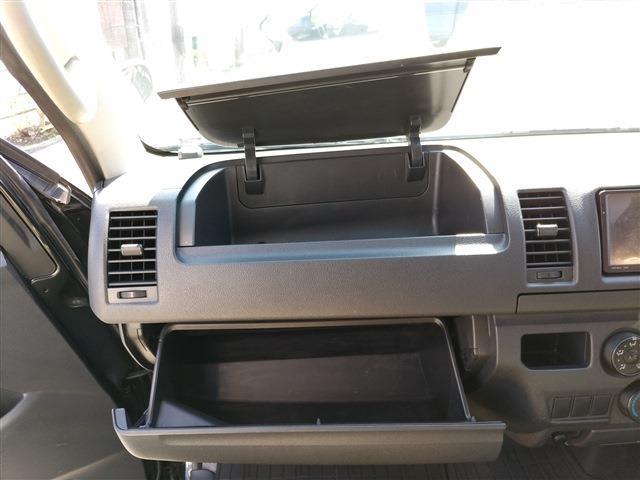 UJ0048313567_40_001.jpg