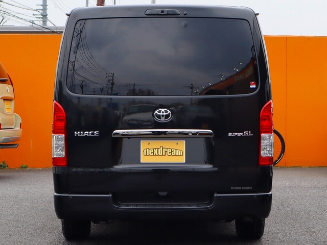 UZ0048418768_11_001.jpg