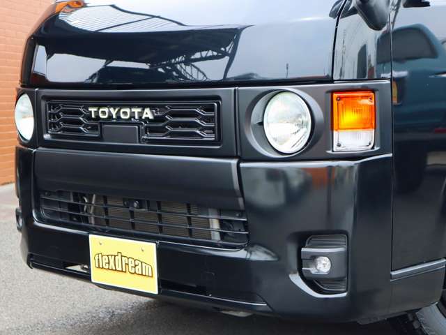 UZ0048418768_44_001.jpg