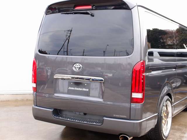 U00048404177_10_001.jpg