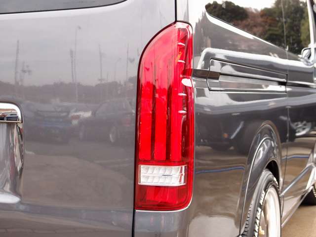 U00048404177_58_001.jpg