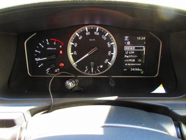 UZ0048471928_10_001.jpg