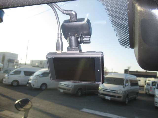 U00048129567_54_001.jpg
