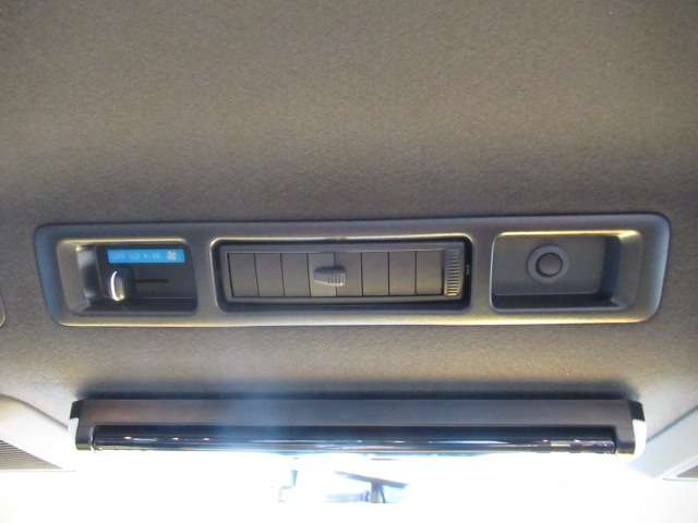 U00048129567_67_001.jpg