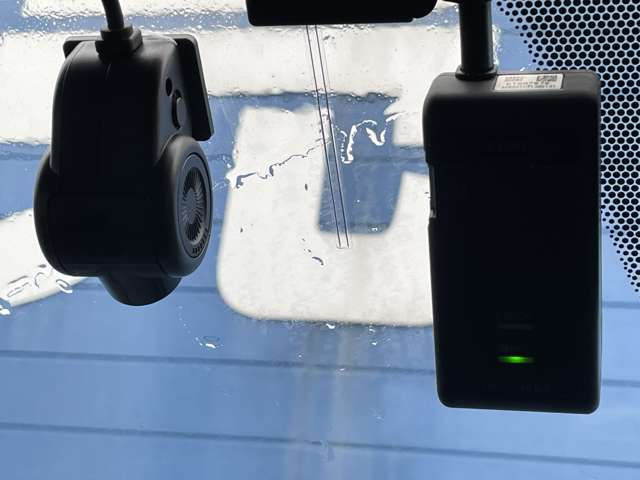 UZ0048511102_39_001.jpg