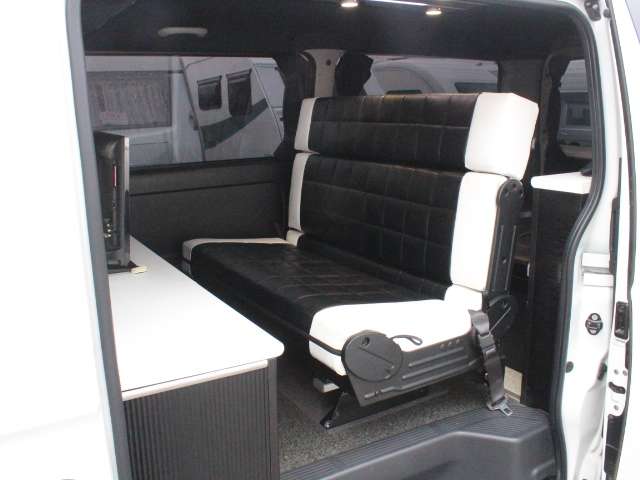 U00048468975_33_001.jpg