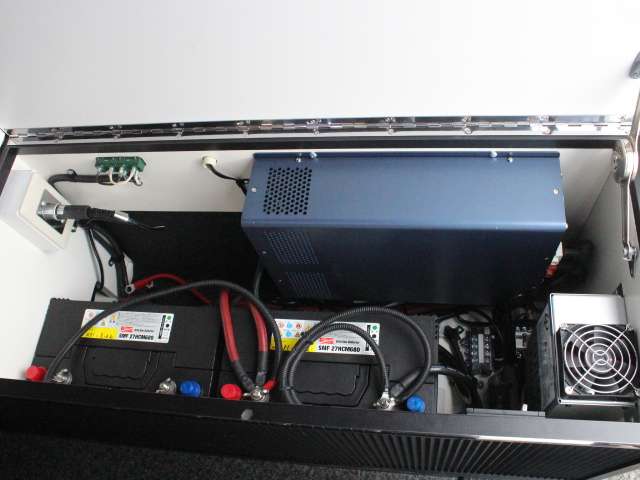 U00048468975_48_001.jpg