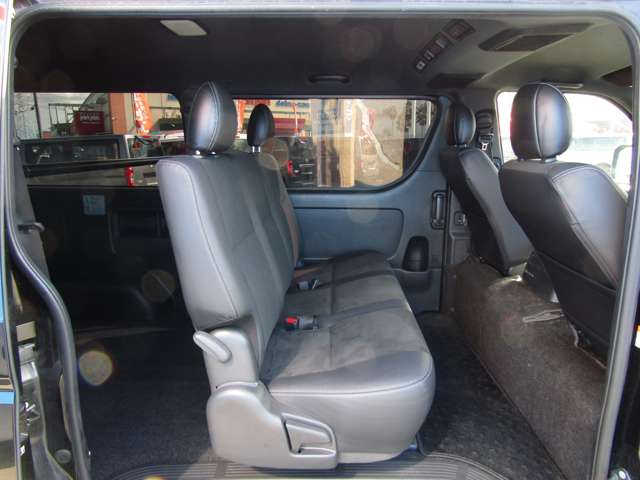 U00048337800_50_001.jpg