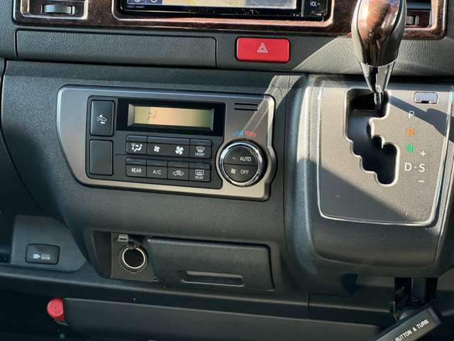 U00047501982_37_001.jpg