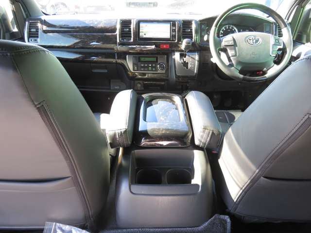 U00048118713_38_001.jpg