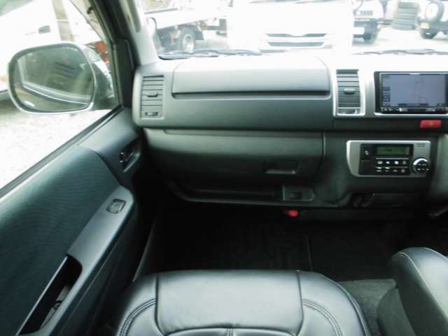 U00047753645_76_001.jpg