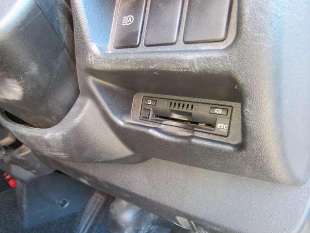 U00048390379_35_001.jpg