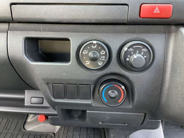 U00047828322_11_002.jpg