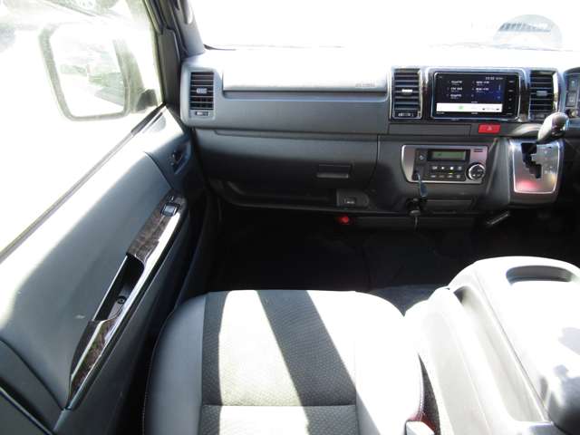 U00048337992_30_001.jpg