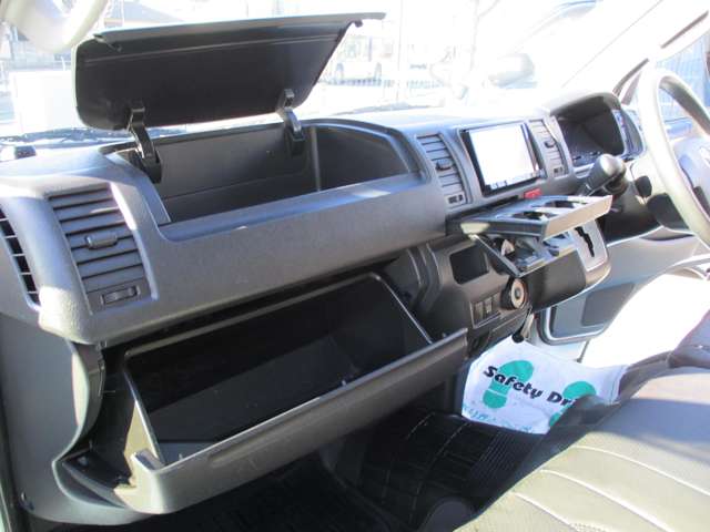 U00047818677_35_001.jpg