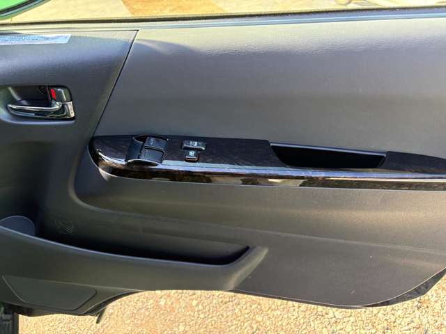 U00048140558_30_001.jpg