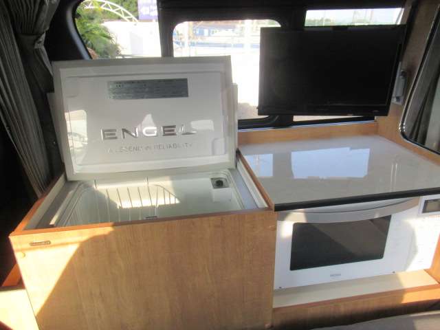 U00048406866_11_001.jpg