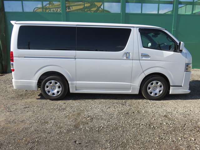 U00048177105_10_001.jpg