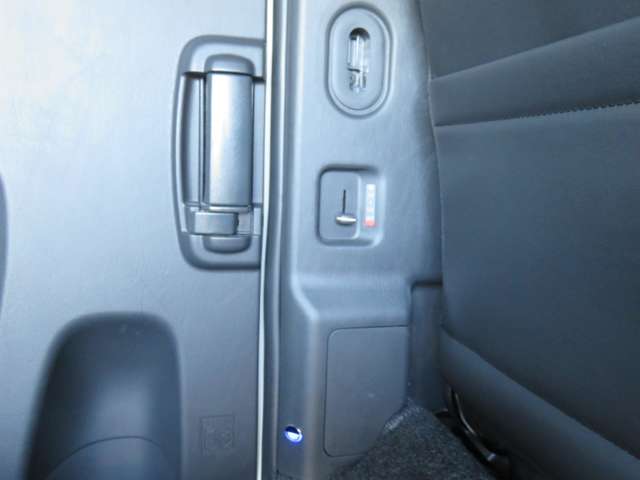U00048177105_65_001.jpg