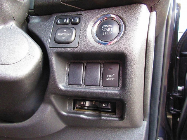 UZ0047775415_8_001.jpg