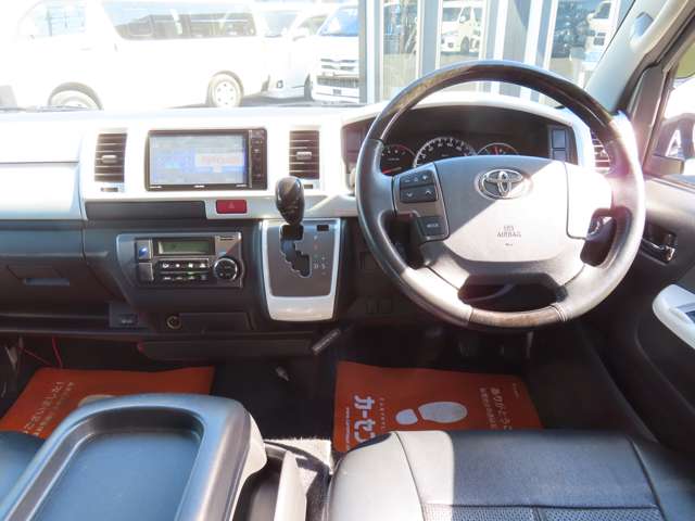 U00048114132_11_001.jpg