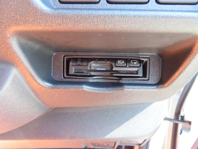 U00048114132_15_001.jpg