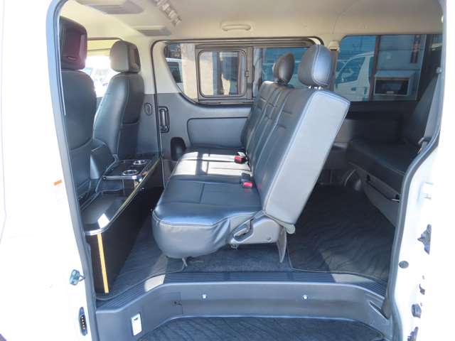 U00048114132_46_001.jpg