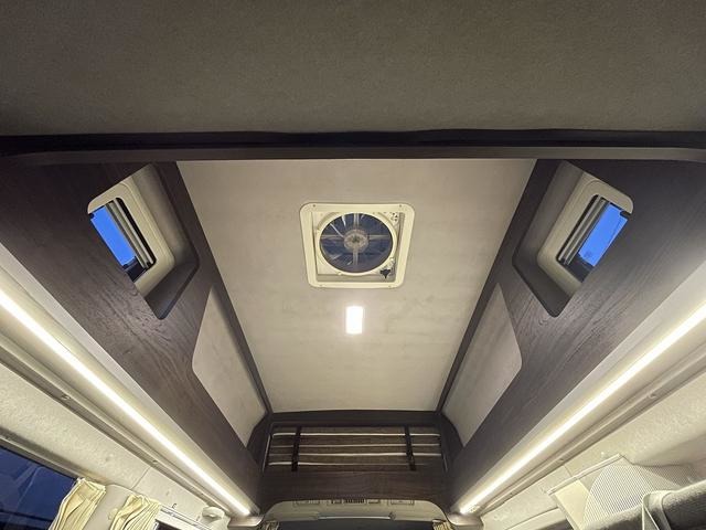 U00048102966_11_001.jpg