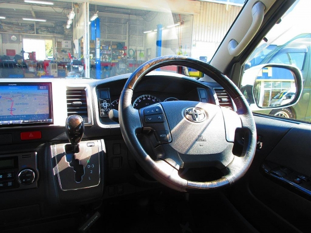 UZ0046800938_10_001.jpg