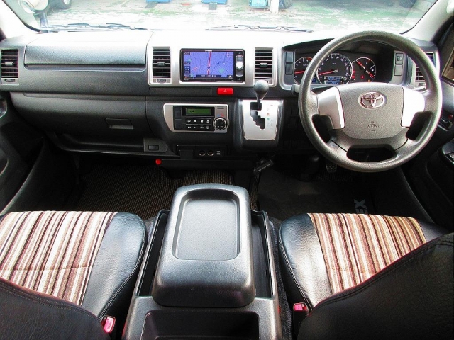 UZ0048413025_1_001.jpg