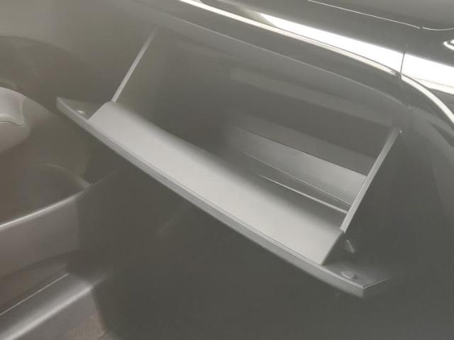 UZ0048186247_33_001.jpg
