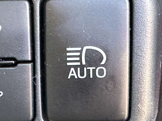 UZ0047386942_8_002.jpg