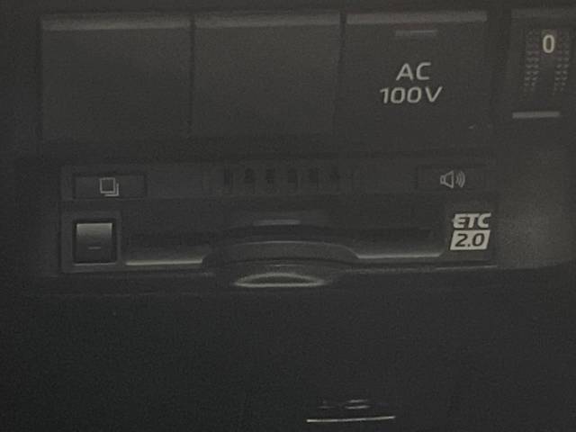 UZ0047688176_6_001.jpg