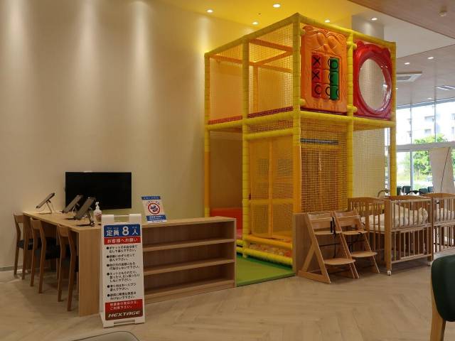 UZ0047688176_85_001.jpg