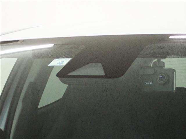 UJ0048472290_12_001.jpg
