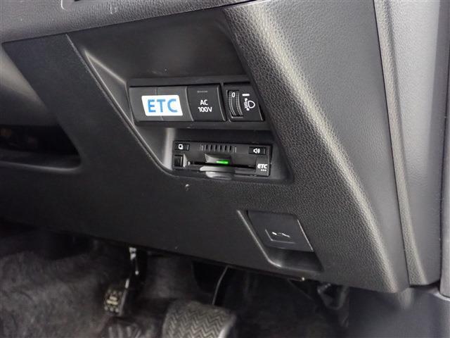 UJ0048472290_17_001.jpg
